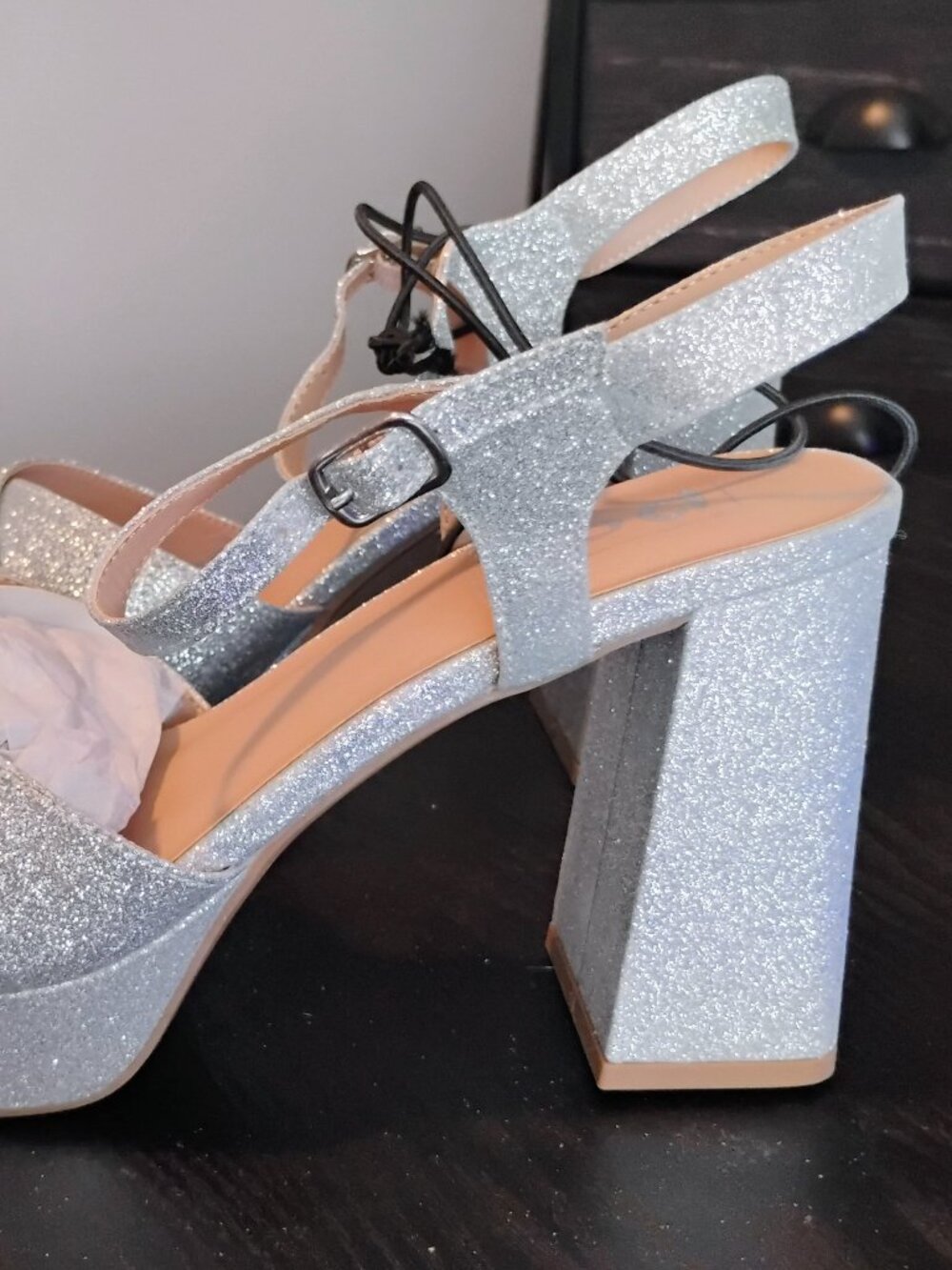 Pop Cultured Silver Sparkly Platform Heels – NIB – Women's Size 10M